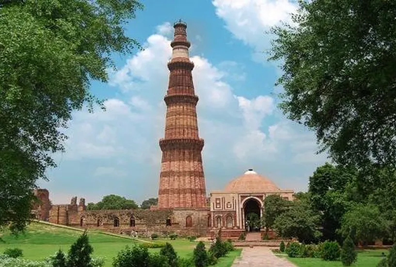 EXAMPLE OF TANGIBLE AND INTANGIBLE FOUR