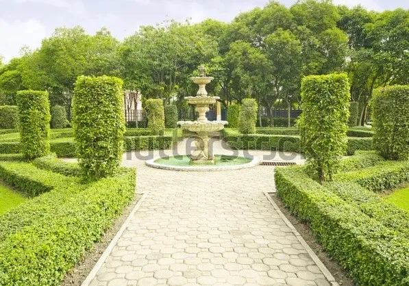 FORMAL GARDEN
