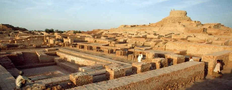 INDUS VALLEY CIVILIZATION NEAR RIVER
