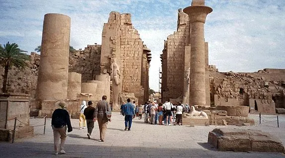 RUINS OF KARNAK TEMPLE