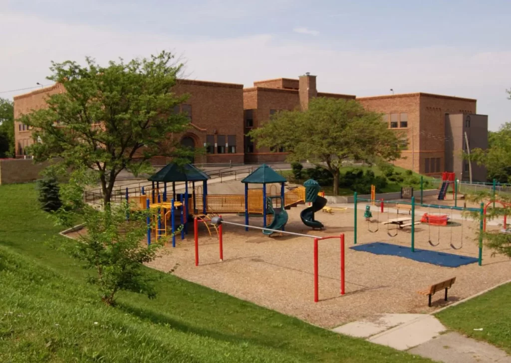 LANDSCAPING FOR INSTITUTIONAL BUILDING