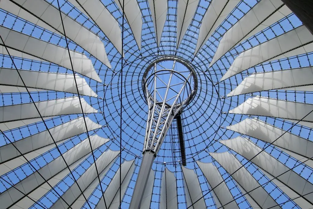 SHADING OF ROOF BY ROLLING REFLECTIVE CANVASS