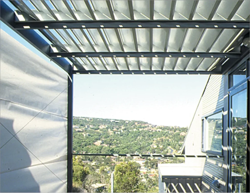 ADJUSTABLE SHADING DEVICES