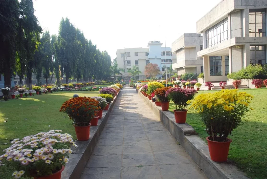 ROLE OF LANDSCAPE IN BUILT ENVIRONMENT SEVEN