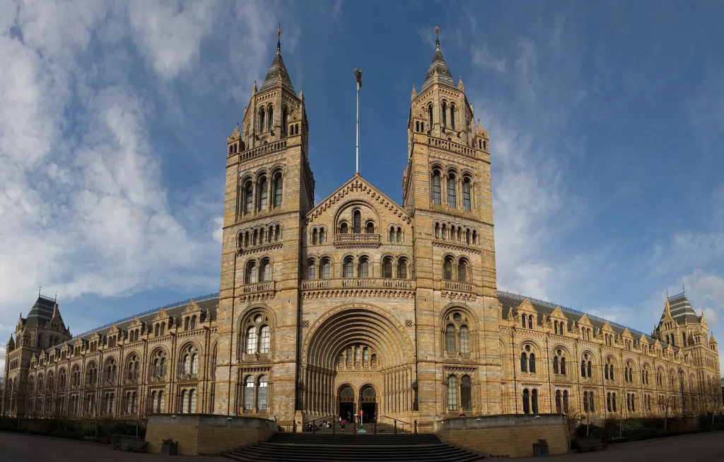 NATURAL HISTORY MUSEUM IN LANDON, UK