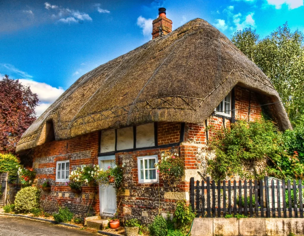 THATCHED COTTAGES OF ENGLAND