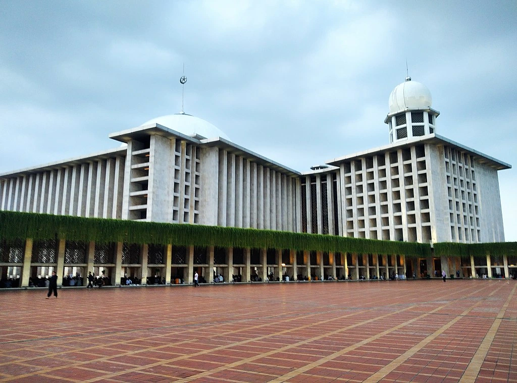 ISTIQLAL MOSQUE IN JAKARTA, INDONESIA