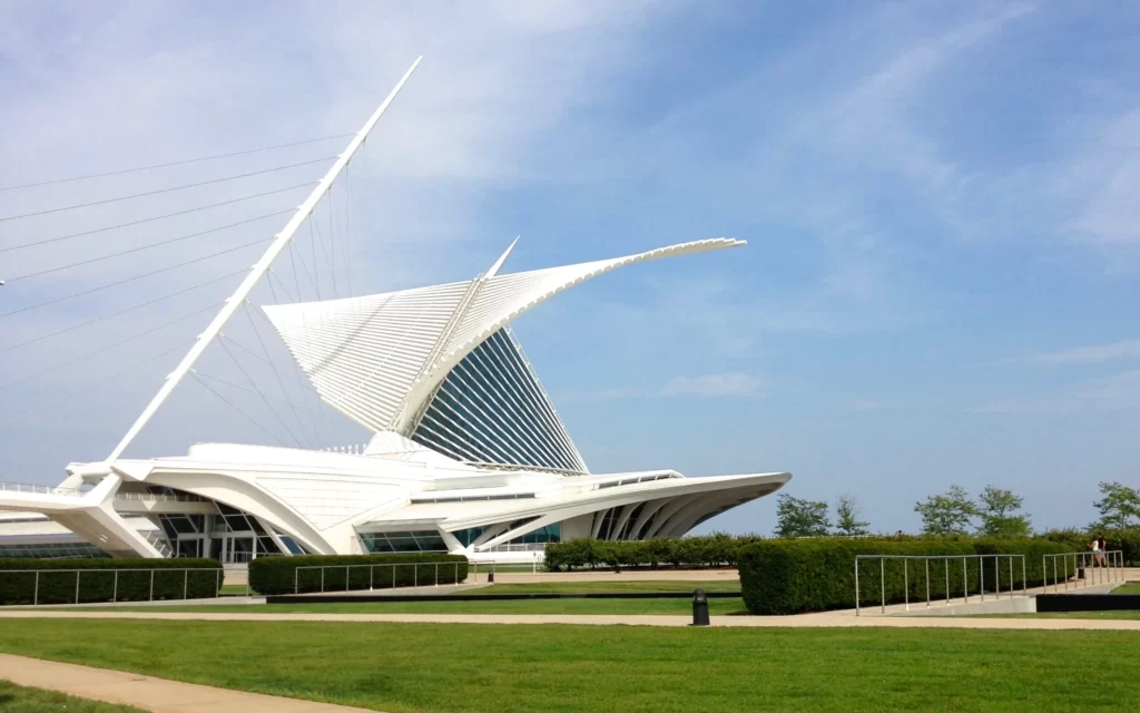 MILWAUKEE ART MUSEUM